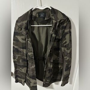 Love Tree Green Camouflage Jacket